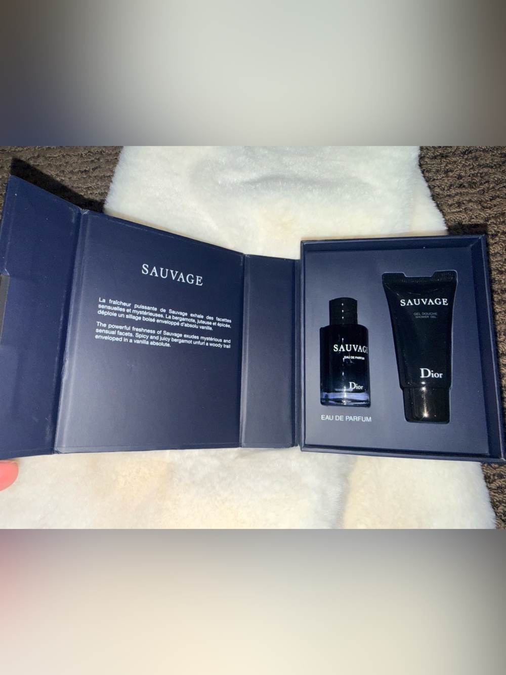 Dior Men’s Eau De Parfume & Shower Gel Sauvage Gift Set 10 ml 0.34 FL Oz - Picture 3 of 3
